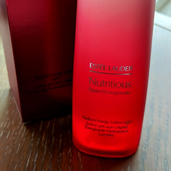 Estēe Lauder Super-Pomergranate Moisturize… - Picture 6 of 6